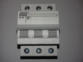 ISTIČ HESS® E6000E 3P B 16A