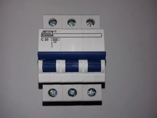 ISTIČ HESS® E6000E 3P C 20A