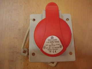 ZAS.VST.3P+PEN 16A 380V IP44